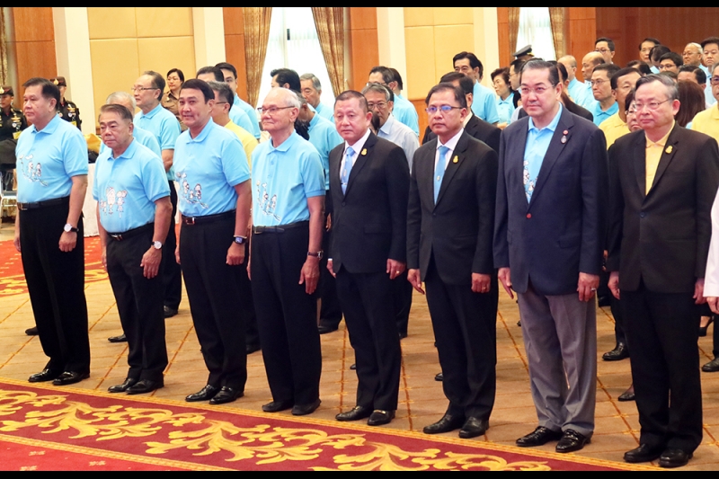 พิธีรับหมวกและผ้าพันคอพระราชทาน