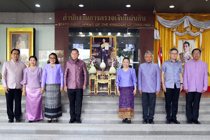 พิธีทำบุญตักบาตรข้าวสารอาหารแห้ง เดือนเมษายน 2562