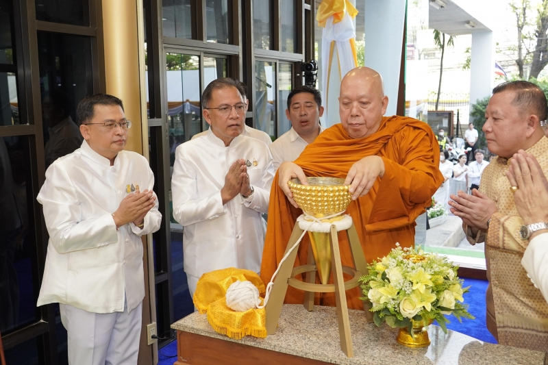 2567-02-09 พิธีเจริญพระพุทธมนต์สมโภชพระพุทธโสธร และบรรจุพระบรมสารีริกธาตุ