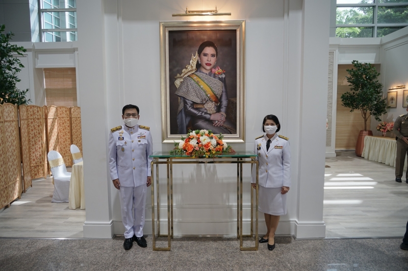  สตง. ถวายแจกันดอกไม้และลงนามถวายพระพรสมเด็จพระเจ้าน้องนางเธอ เจ้าฟ้าจุฬาภรณวลัยลักษณ์ อัครราชกุมารี กรมพระศรีสวางควัฒน วรขัตติย