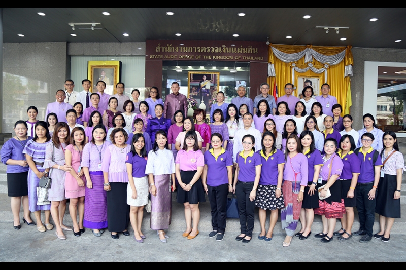 พิธีทำบุญตักบาตรข้าวสารอาหารแห้ง เดือนเมษายน 2562