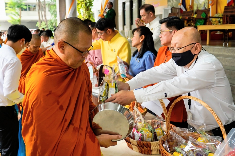 พิธีเจริญพระพุทธมนต์และทำบุญตักบาตร คณะสงฆ์ จำนวน 9 รูป