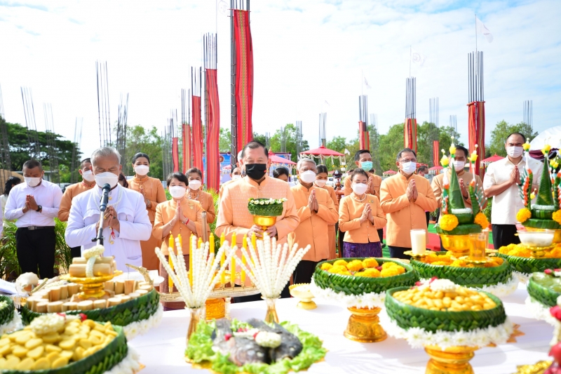 พิธีวางศิลาฤกษ์อาคารที่ทำการสำนักตรวจเงินแผ่นดินจังหวัดศรีสะเกษ พร้อมบ้านพักและสิ่งก่อสร้างประกอบ