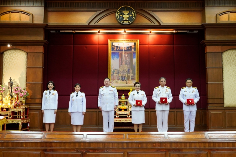 พิธีรับพระราชทานเครื่องราช