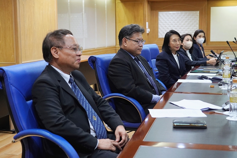 ทำบุญตักบาตรข้าวสารอาหารแห้ง