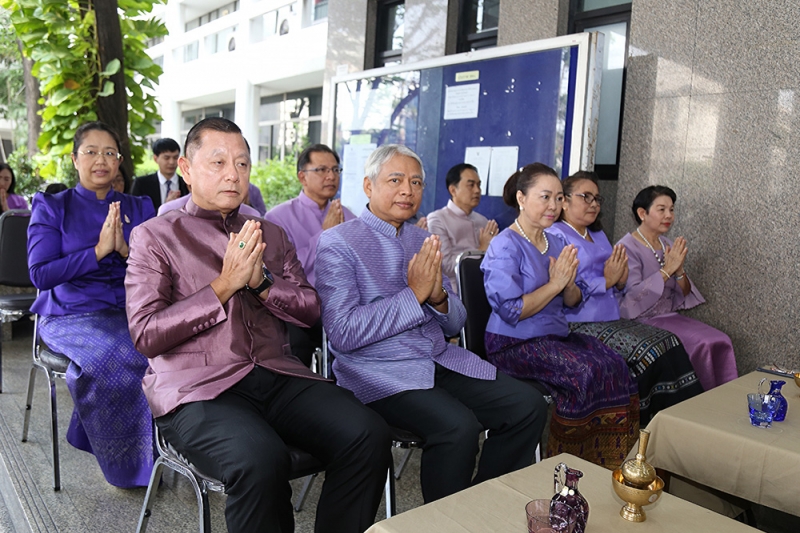 พิธีทำบุญตักบาตรข้าวสารอาหารแห้ง เดือนเมษายน 2562