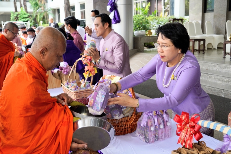 เฉลิมพระชนมพรรษา สมเด็จพระนางเจ้า ฯ พระบรมราชินี