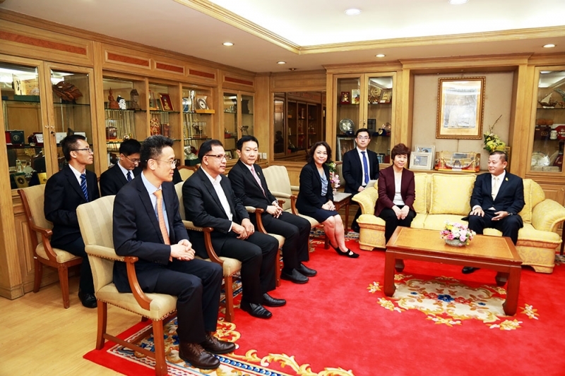 The delegation of the China National Audit Office  and the State Audit Bureau of Kuwait  paid a courtesy call on  General Chanat