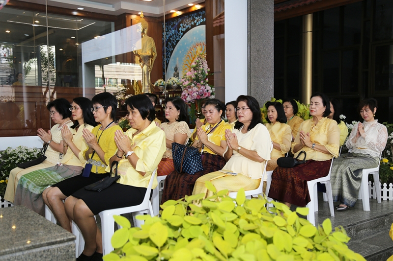 พิธีทำบุญตักบาตรข้าวสารอาหารแห้ง