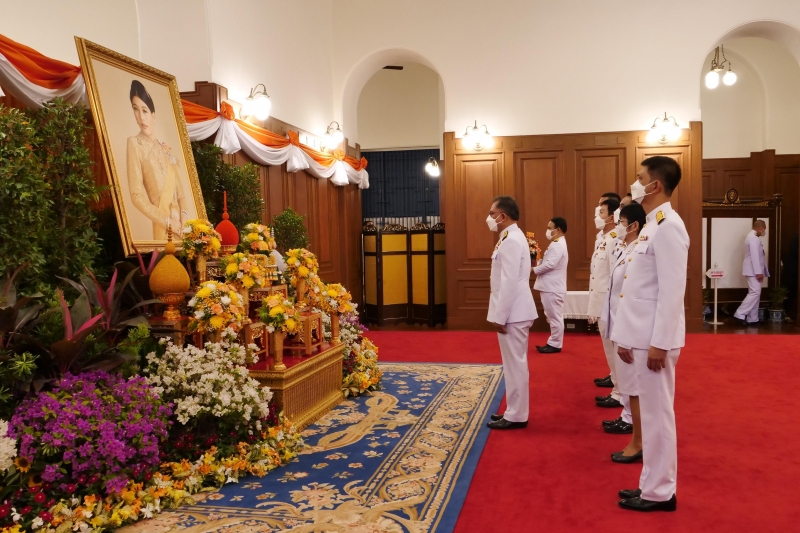 2566-01-08 สำนักงานการตรวจเงินแผ่นดินถวายแจกันดอกไม้และลงนามถวายพระพรชัยมงคลสมเด็จพระเจ้าลูกเธอ เจ้าฟ้าสิริวัณณวรี นารีรัตนราชกั