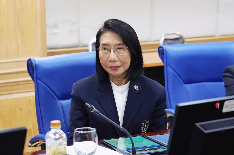 นายประจักษ์ บุญยัง ผู้ว่าการตรวจเงินแผ่นดิน ผู้บริหาร ข้าราชการและลูกจ้างสำนักงานการตรวจเงินแผ่นดิน ร่วมริ้วขบวนอัญเชิญเครื่องรา