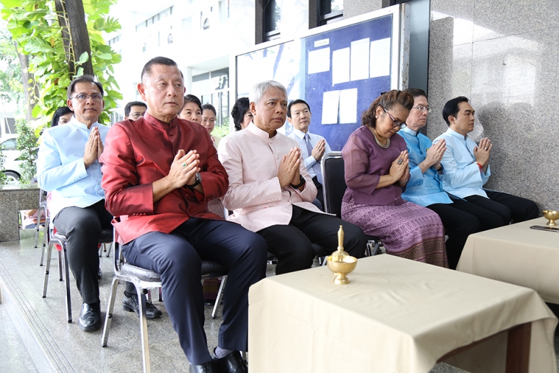 พิธีทำบุญตักบาตรข้าวสารอาหารแห้ง เดือนกุมภาพันธ์