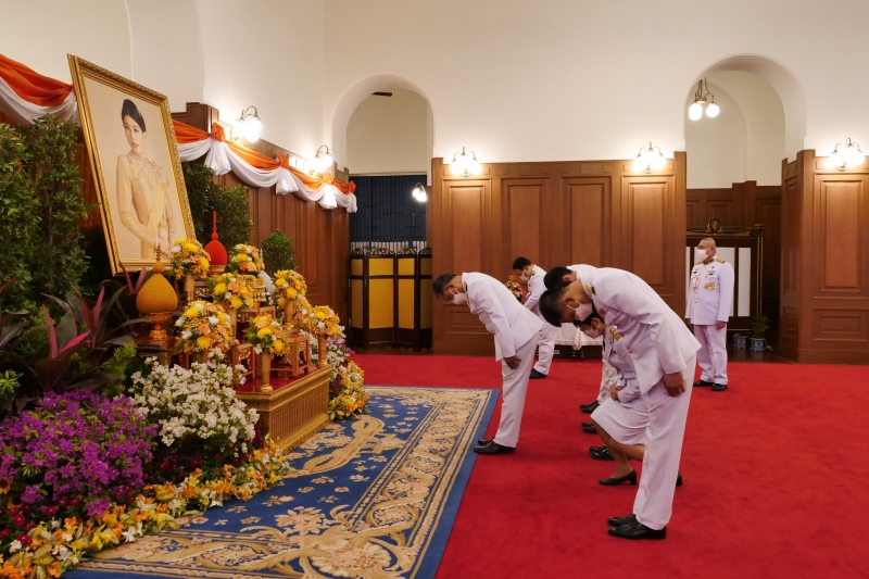 2566-01-08 สำนักงานการตรวจเงินแผ่นดินถวายแจกันดอกไม้และลงนามถวายพระพรชัยมงคลสมเด็จพระเจ้าลูกเธอ เจ้าฟ้าสิริวัณณวรี นารีรัตนราชกั