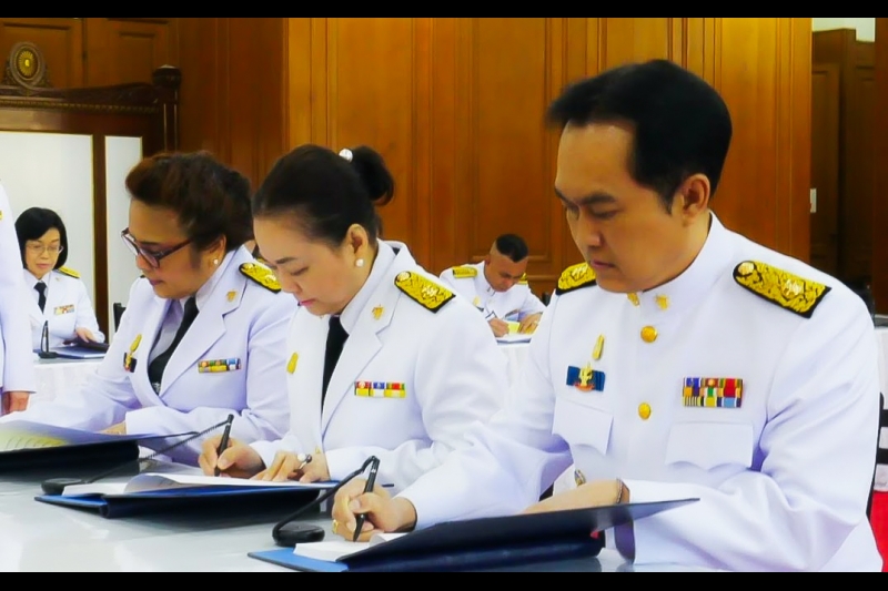 ลงนามถวายพระพรชัยมงคลสมเด็จพระเจ้าอยู่หัว เนื่องในวันขึ้นปีใหม่พุทธศักราช 2562