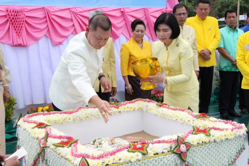 พิธีวางศิลาฤกษ์อาคารที่ทำการและอาคารชุดพักอาศัย และสิ่งก่อสร้างประกอบสำนักตรวจเงินแผ่นดินจังหวัดเพชรบูรณ์