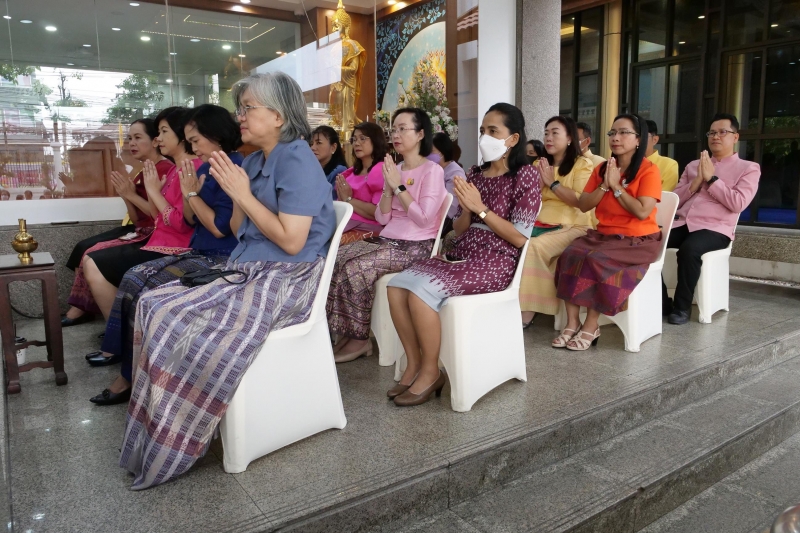 พิธีเจริญพระพุทธมนต์และทำบุญตักบาตร คณะสงฆ์ จำนวน 9 รูป