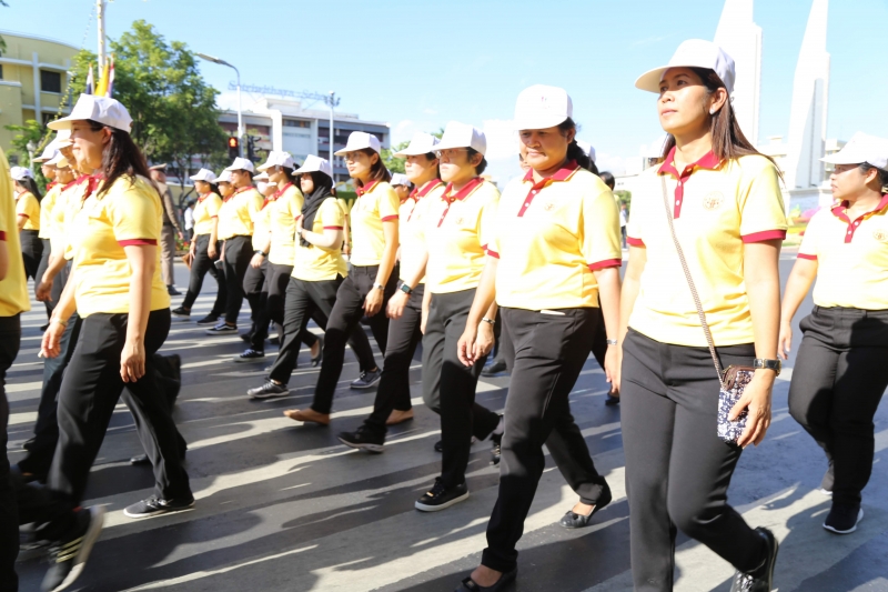 สตง.ร่วมเดินริ้วขบวนอัญเชิญเครื่องราชสักการะและร่วมพิธีจุดเทียนถวายพระพรชัยมงคลเนื่องในโอกาสวันเฉลิมพระชนมพรรษาพระบาทสมเด็จพระเจ