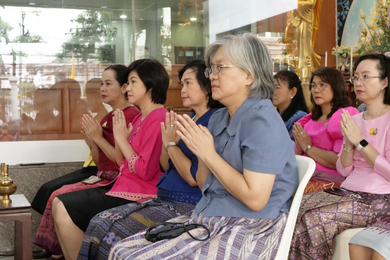 พิธีเจริญพระพุทธมนต์และทำบุญตักบาตร คณะสงฆ์ จำนวน 9 รูป