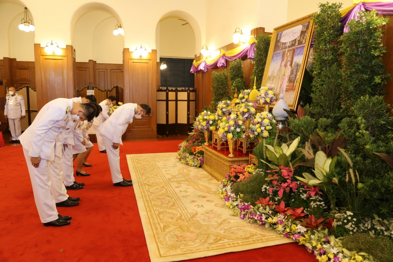 สำนักงานการตรวจเงินแผ่นดินลงนามถวายพระพรพระบาทสมเด็จพระเจ้าอยู่หัว และสมเด็จพระนางเจ้าฯ พระบรมราชินี เนื่องในโอกาสวันขึ้นปีใหม่