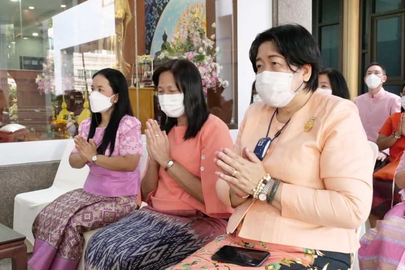 พิธีทำบุญตักบาตรข้าวสารอาหารแห้ง