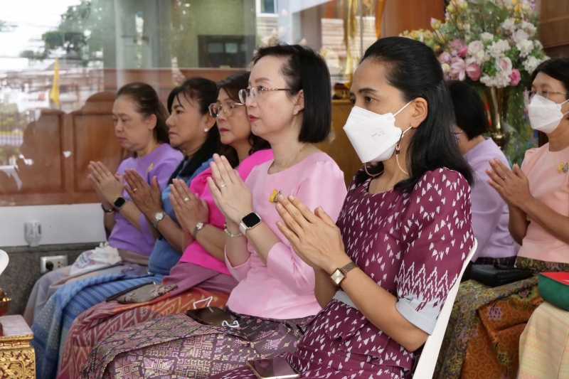 พิธีเจริญพระพุทธมนต์และทำบุญตักบาตร คณะสงฆ์ จำนวน 9 รูป
