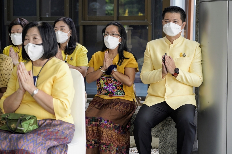 พิธีทำบุญตักบาตรข้าวสารอาหารแห้ง คณะสงฆ์จากวัดราชผาติการามวรวิหาร พระอารามหลวง เนื่องในโอกาสวันเฉลิมพระชนมพรรษา 28 กรกฎาคม 2565