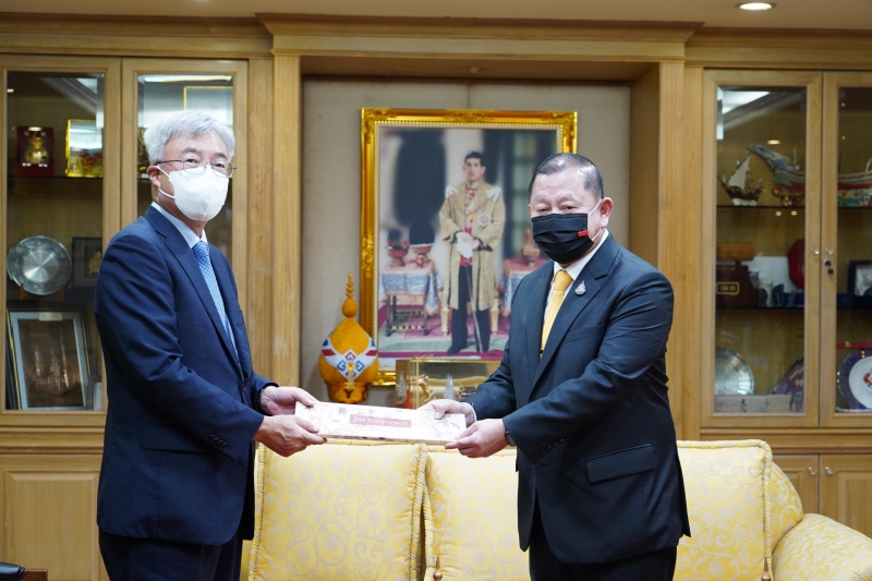 คณะผู้แทน สตง. เกาหลี เข้าเยี่ยมคารวะประธานกรรมการตรวจเงินแผ่นดินในโอกาสเดินทางมาเยือนประเทศไทย ณ สำนักงานการตรวจเงินแผ่นดิน