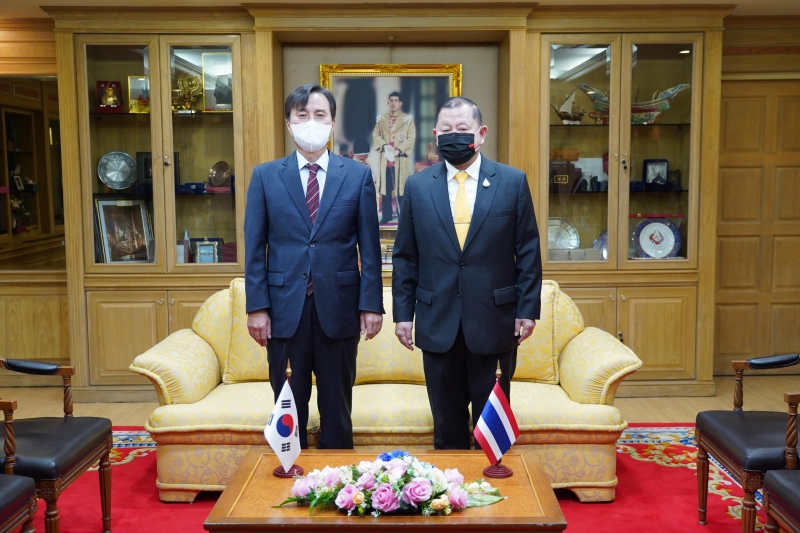 คณะผู้แทน สตง. เกาหลี เข้าเยี่ยมคารวะประธานกรรมการตรวจเงินแผ่นดินในโอกาสเดินทางมาเยือนประเทศไทย ณ สำนักงานการตรวจเงินแผ่นดิน