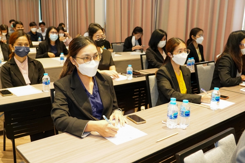 นางสาวจินดา มหัทธนวัฒน์ กรรมการตรวจเงินแผ่นดิน ให้เกียรติเป็นวิทยากรบรรยายโครงการพัฒนาข้าราชการใหม่ ปีงบประมาณ 2566 ณ โรงแรม เบส