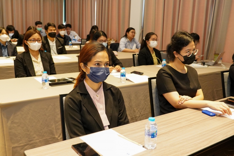 นางสาวจินดา มหัทธนวัฒน์ กรรมการตรวจเงินแผ่นดิน ให้เกียรติเป็นวิทยากรบรรยายโครงการพัฒนาข้าราชการใหม่ ปีงบประมาณ 2566 ณ โรงแรม เบส