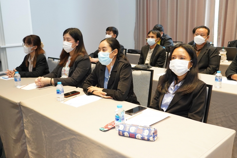 นางสาวจินดา มหัทธนวัฒน์ กรรมการตรวจเงินแผ่นดิน ให้เกียรติเป็นวิทยากรบรรยายโครงการพัฒนาข้าราชการใหม่ ปีงบประมาณ 2566 ณ โรงแรม เบส