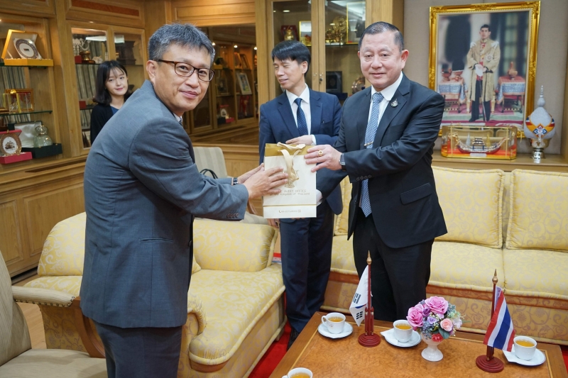 คณะผู้แทนจากสถาบันฝึกอบรมด้านการตรวจสอบและสืบสวนของ สตง. เกาหลี เข้าเยี่ยมคารวะ ปตง. ผตง. และคณะผู้บริหาร สตง.