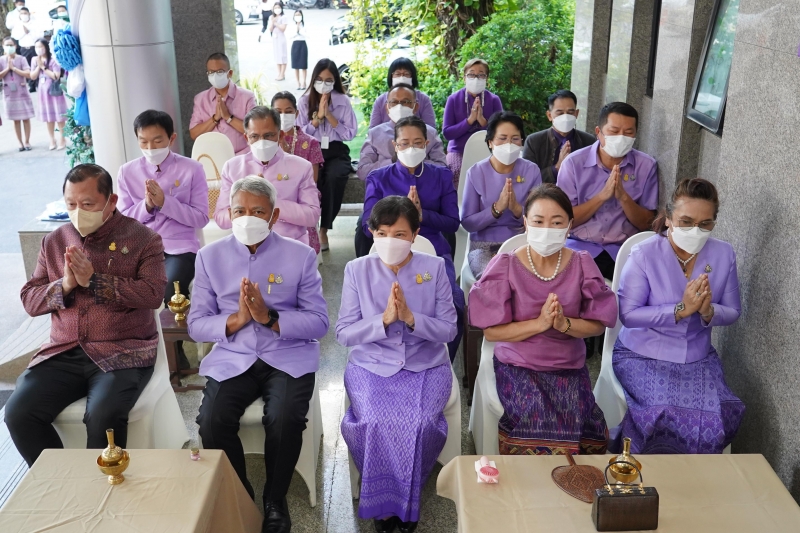  พิธีเจริญพระพุทธมนต์และทำบุญตักบาตร ถวายพระราชกุศลและถวายพระพรชัยมงคล เนื่องในโอกาสวันเฉลิมพระชนมพรรษา สมเด็จพระนางเจ้า ฯ พระบร