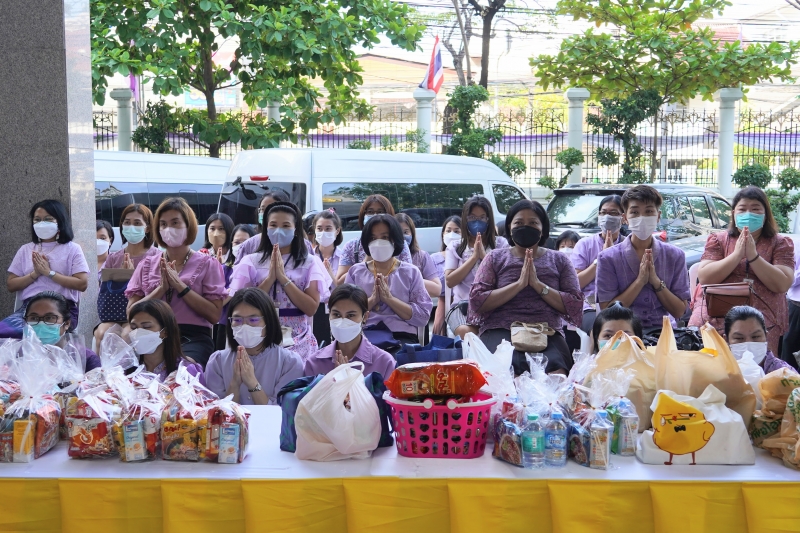 พิธีเจริญพระพุทธมนต์และทำบุญตักบาตร ถวายพระราชกุศลและถวายพระพรชัยมงคล เนื่องในโอกาสวันเฉลิมพระชนมพรรษา สมเด็จพระนางเจ้า ฯ พระบร