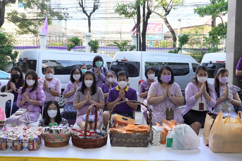  พิธีเจริญพระพุทธมนต์และทำบุญตักบาตร ถวายพระราชกุศลและถวายพระพรชัยมงคล เนื่องในโอกาสวันเฉลิมพระชนมพรรษา สมเด็จพระนางเจ้า ฯ พระบร