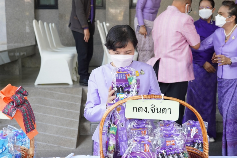  พิธีเจริญพระพุทธมนต์และทำบุญตักบาตร ถวายพระราชกุศลและถวายพระพรชัยมงคล เนื่องในโอกาสวันเฉลิมพระชนมพรรษา สมเด็จพระนางเจ้า ฯ พระบร