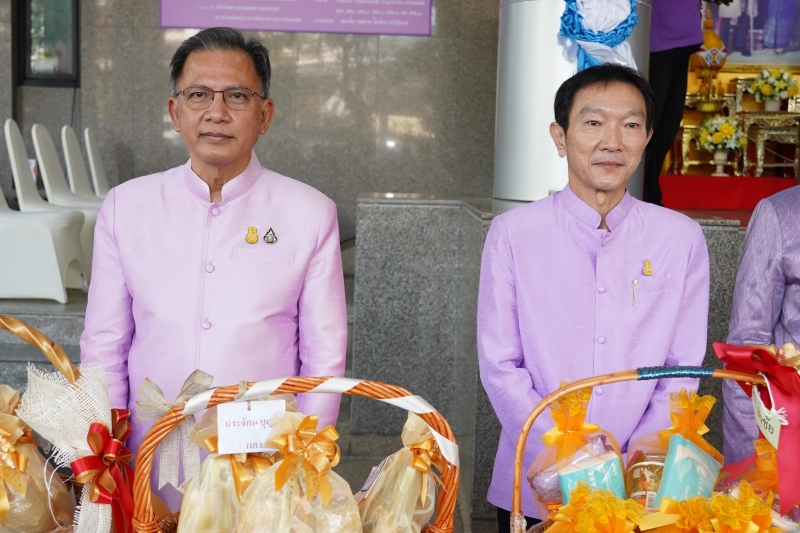  พิธีเจริญพระพุทธมนต์และทำบุญตักบาตร ถวายพระราชกุศลและถวายพระพรชัยมงคล เนื่องในโอกาสวันเฉลิมพระชนมพรรษา สมเด็จพระนางเจ้า ฯ พระบร