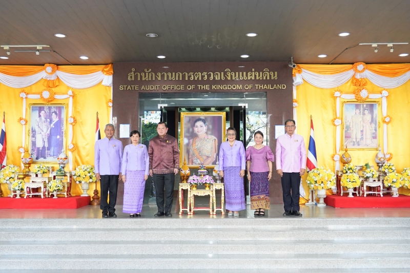  พิธีเจริญพระพุทธมนต์และทำบุญตักบาตร ถวายพระราชกุศลและถวายพระพรชัยมงคล เนื่องในโอกาสวันเฉลิมพระชนมพรรษา สมเด็จพระนางเจ้า ฯ พระบร