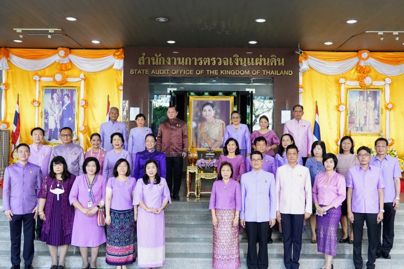  พิธีเจริญพระพุทธมนต์และทำบุญตักบาตร ถวายพระราชกุศลและถวายพระพรชัยมงคล เนื่องในโอกาสวันเฉลิมพระชนมพรรษา สมเด็จพระนางเจ้า ฯ พระบร