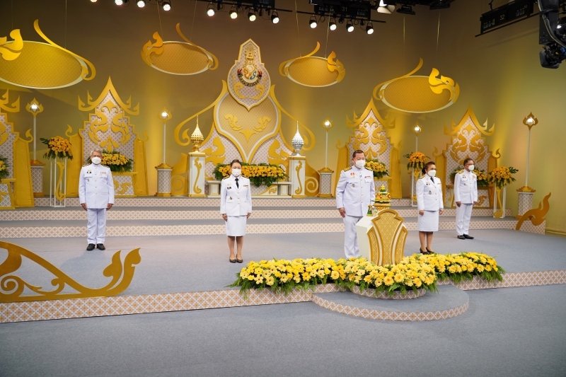 บันทึกเทปถวายพระพรพระบาทสมเด็จพระเจ้าอยู่หัว เนื่องในโอกาสวันเฉลิมพระชนมพรรษา ณ ห้องบันทึกเทป สถานีวิทยุโทรทัศน์แห่งประเทศไทย กร