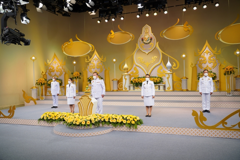 บันทึกเทปถวายพระพรพระบาทสมเด็จพระเจ้าอยู่หัว เนื่องในโอกาสวันเฉลิมพระชนมพรรษา ณ ห้องบันทึกเทป สถานีวิทยุโทรทัศน์แห่งประเทศไทย กร