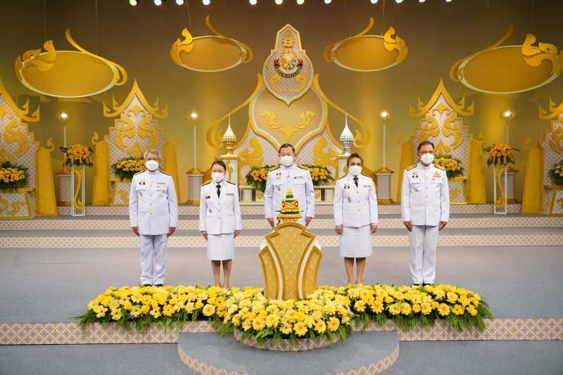 บันทึกเทปถวายพระพรพระบาทสมเด็จพระเจ้าอยู่หัว เนื่องในโอกาสวันเฉลิมพระชนมพรรษา ณ ห้องบันทึกเทป สถานีวิทยุโทรทัศน์แห่งประเทศไทย กร