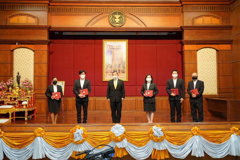 พิธีมอบประกาศนียบัตร โครงการพัฒนานักบริหารการตรวจเงินแผ่นดินระดับสูง (นตส.) รุ่นที่ 10