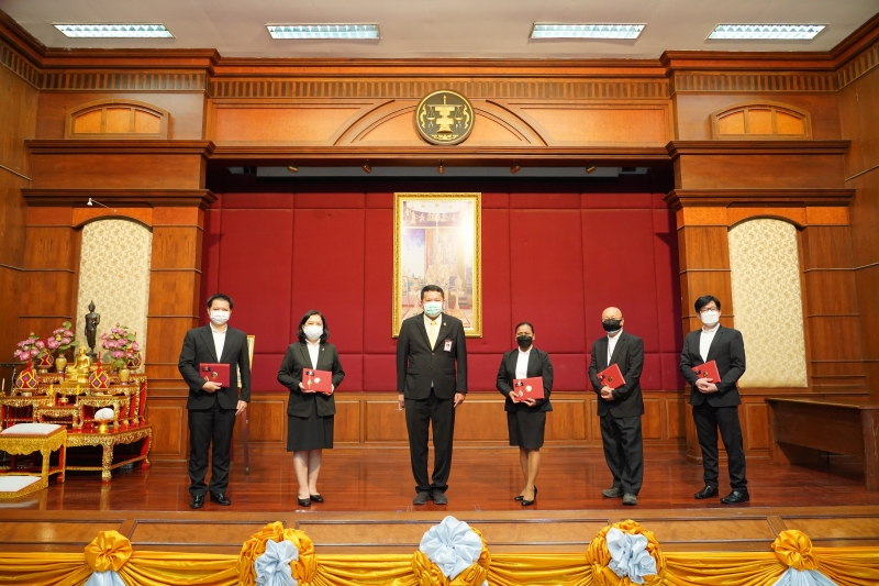 พิธีมอบประกาศนียบัตร โครงการพัฒนานักบริหารการตรวจเงินแผ่นดินระดับสูง (นตส.) รุ่นที่ 10