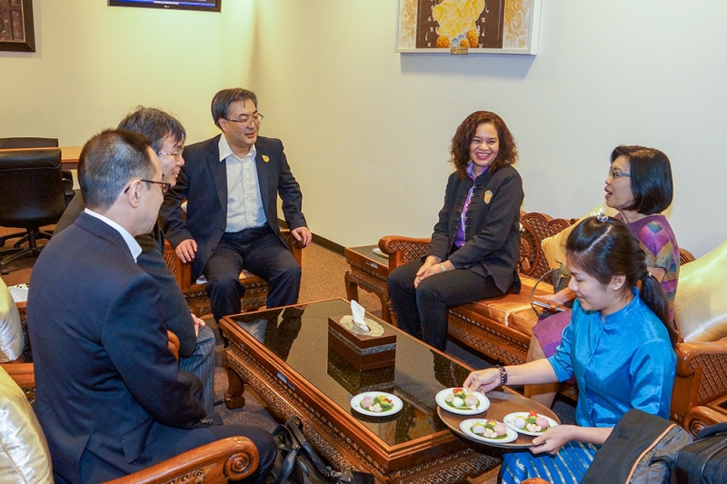 ต้อนรับผู้เข้าร่วมประชุม 