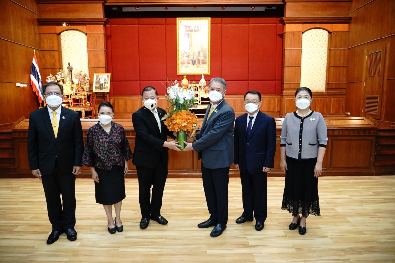 ประธานกรรมการตรวจเงินแผ่นดิน ให้การต้อนรับ ประธานศาลปกครองสูงสุดและคณะ เข้าเยี่ยมคารวะเนื่องในโอกาสที่เข้ารับตำแหน่ง