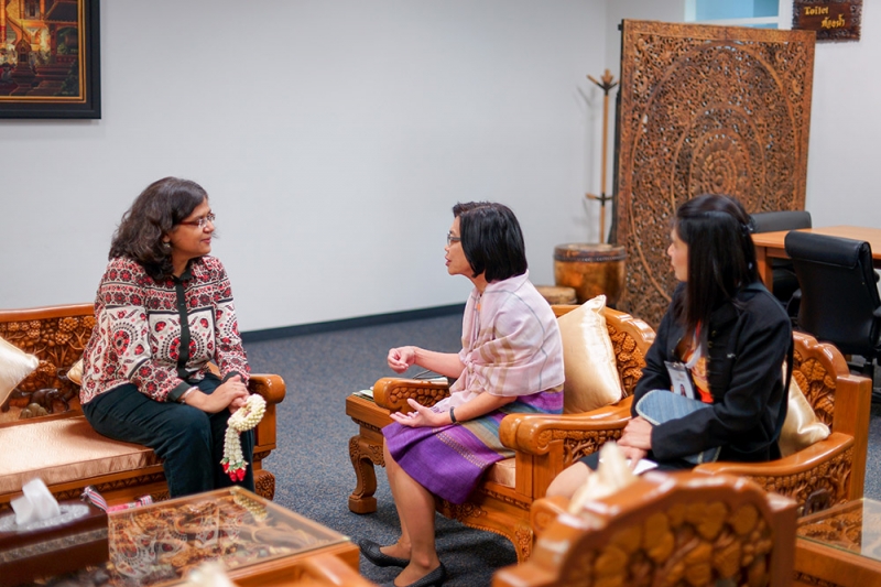 ต้อนรับผู้เข้าร่วมประชุม 