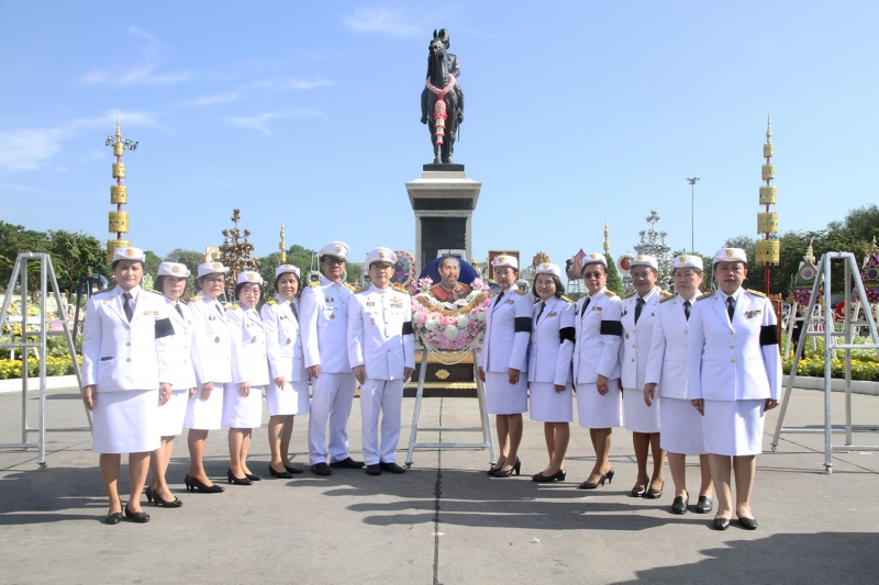 ร่วมวางพวงมาลาเนื่องในโอกาสวันปิยมหาราช