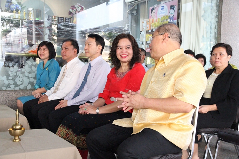 ตักบาตร