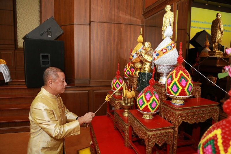 พิธีบำเพ็ญกุศลพระพุทธมนต์และทำบุญตักบาตร เพื่อน้อมอุทิศถวายเป็นพระราชกุศลแด่พระบาทสมเด็จพระปรมินทรมหาภูมิพลอดุลยเดช บรมนาถบพิตร 